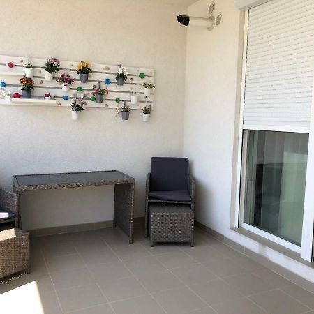Miramar Studio Apartment Navodari Bagian luar foto