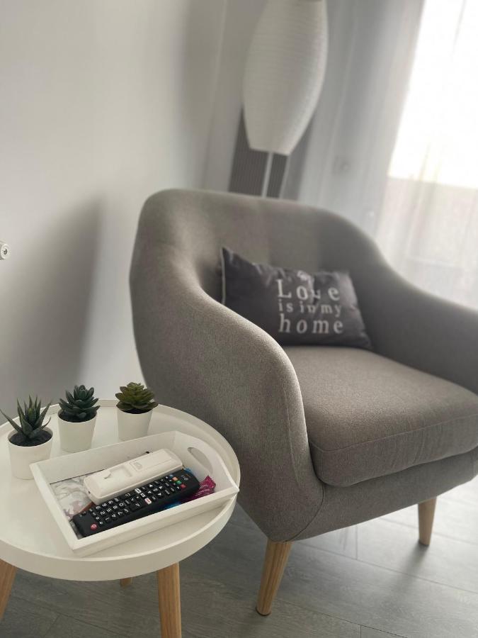 Miramar Studio Apartment Navodari Bagian luar foto